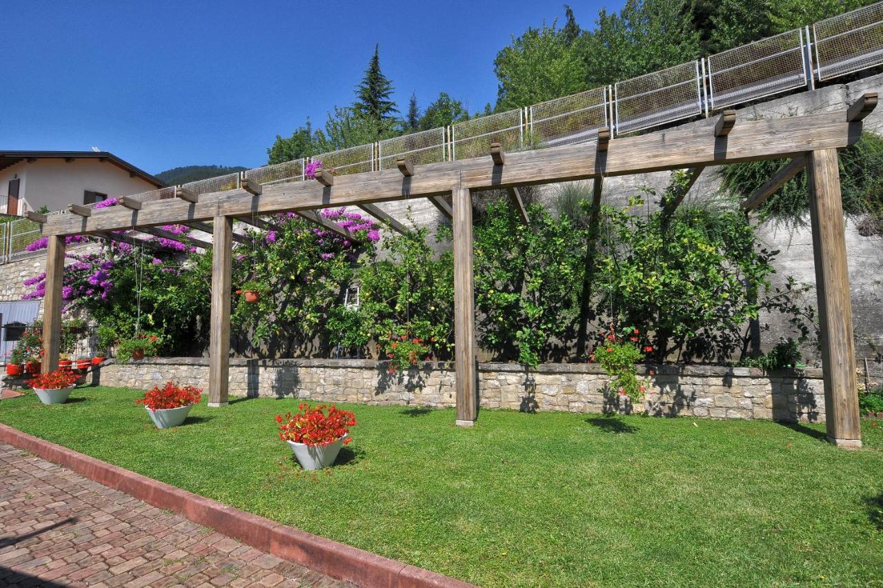 Residence Mirabel Тиняле Екстериор снимка